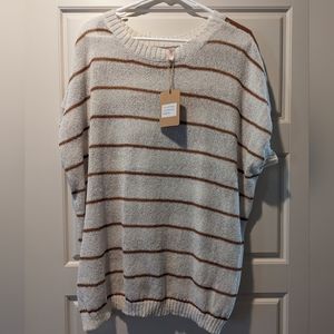 Short sleeve sweater (cream and brown)